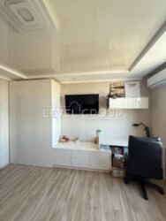 �������� 3-������� �������� 78 �² � ������������� �������� � ��������� ������� ���� 8