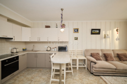    3-    4 , .  () 3  3