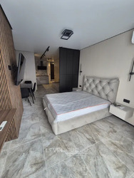 ������ 1-������� ��������-���䳿 � �� Podil Plaza ���� 6