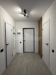 ������ 1 �� ��������, 43,7�2 �� 4U, � ��������, ����� ������������� 15 ��. ���� 13