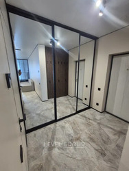 ������ 1-������� ��������-���䳿 � �� Podil Plaza ���� 5