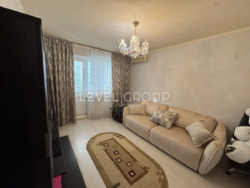 Пропонується простора та доглянута трикімнатна квартира у відмінному стані за адресою вул. Анни Ахматової, 15 фото 6 Пропонується простора та доглянута трикімнатна квартира у відмінному стані за адресою вул. Анни Ахматової, 15 фото 6