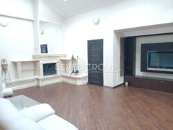 ������ ������������� 9 ��������� �������� ��������� 555� � ������� �� ��������� ���� 28