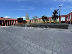      DOCK 32 1302  8