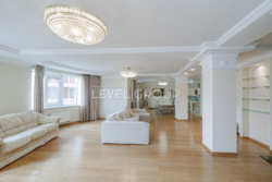 ����������� � ������ 3-������� �������� 212 �² � �� �ĳ����� ������� ������ ��������, 27� � ����� ���� ���� 3