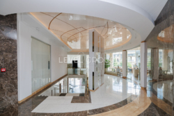     4       'Podil Plaza & Residence'  . 73  24