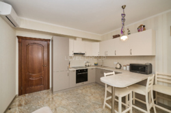    3-    4 , .  () 3  7