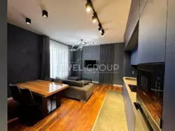 ������ 3-������� �������� �� Jack House ��� ������� ���������� ����� �� ����� ��� ������ ����������� ����� ���� 9