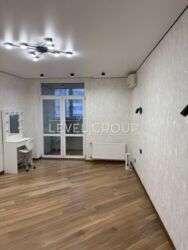 ������ �������� �� ���. �����������, 10 (�. ˳���������). ���� 10