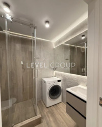 ��������� 1 ������� �������� � �� 'Cappuccino House' ���� 8