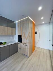  1-   .() 67  San Francisco Creative House  6