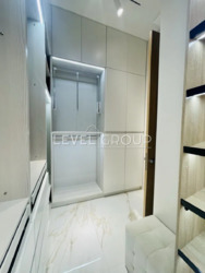     RiverStone  12