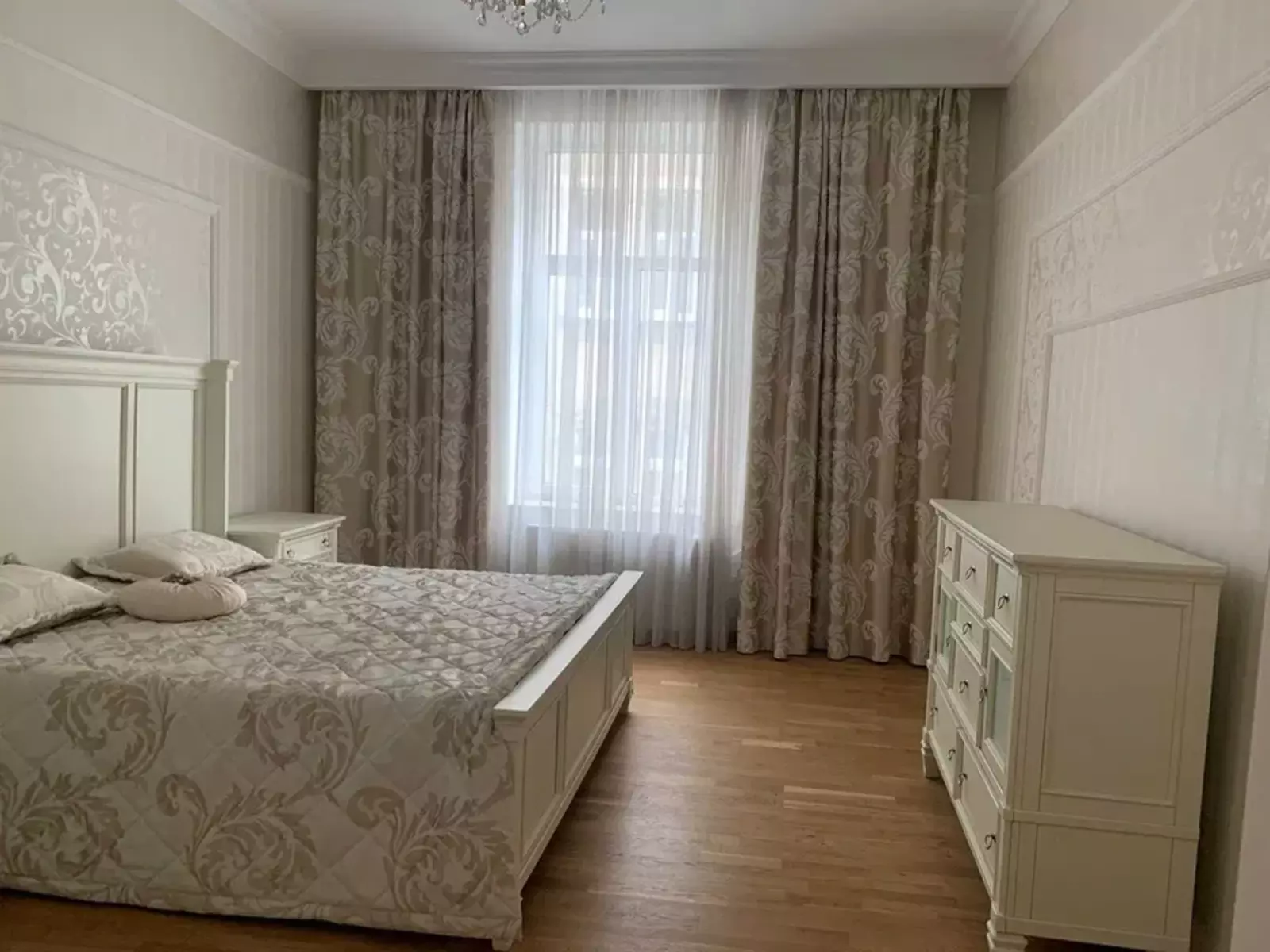 Продаж 3 кім. квартири по вул. Братів Рогатинців (сам центр м.Львів, пл. Ринок) фото 1 Продаж 3 кім. квартири по вул. Братів Рогатинців (сам центр м.Львів, пл. Ринок) фото 1