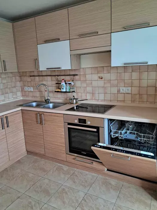 Продаж квартири на бічній просп. Чорновола, вул. Кошиця фото 1 Продаж квартири на бічній просп. Чорновола, вул. Кошиця фото 1