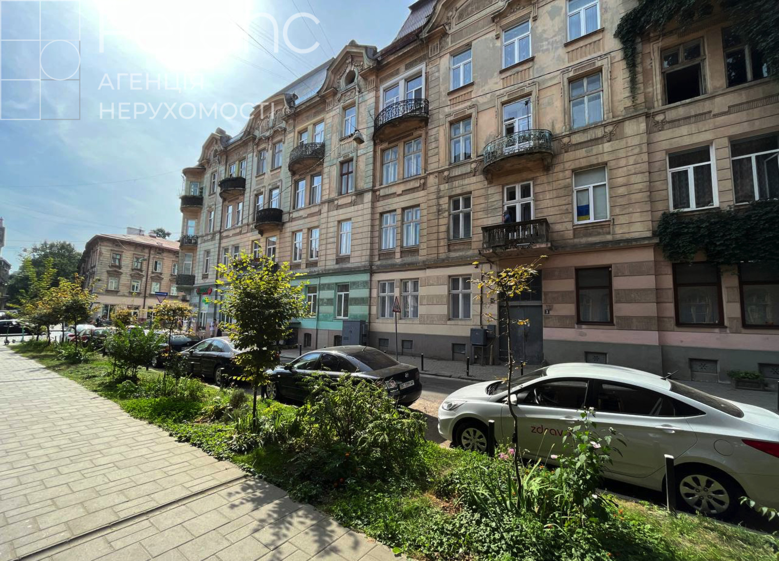 Продаж 2-х кімнатної квартири по вулиці Леонтовича фото 1 Продаж 2-х кімнатної квартири по вулиці Леонтовича фото 1