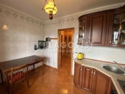 Продаж 2х кімнатна квартира, тихий район на Оболоні, Бережанська, 18 фото 4 Продаж 2х кімнатна квартира, тихий район на Оболоні, Бережанська, 18 фото 4