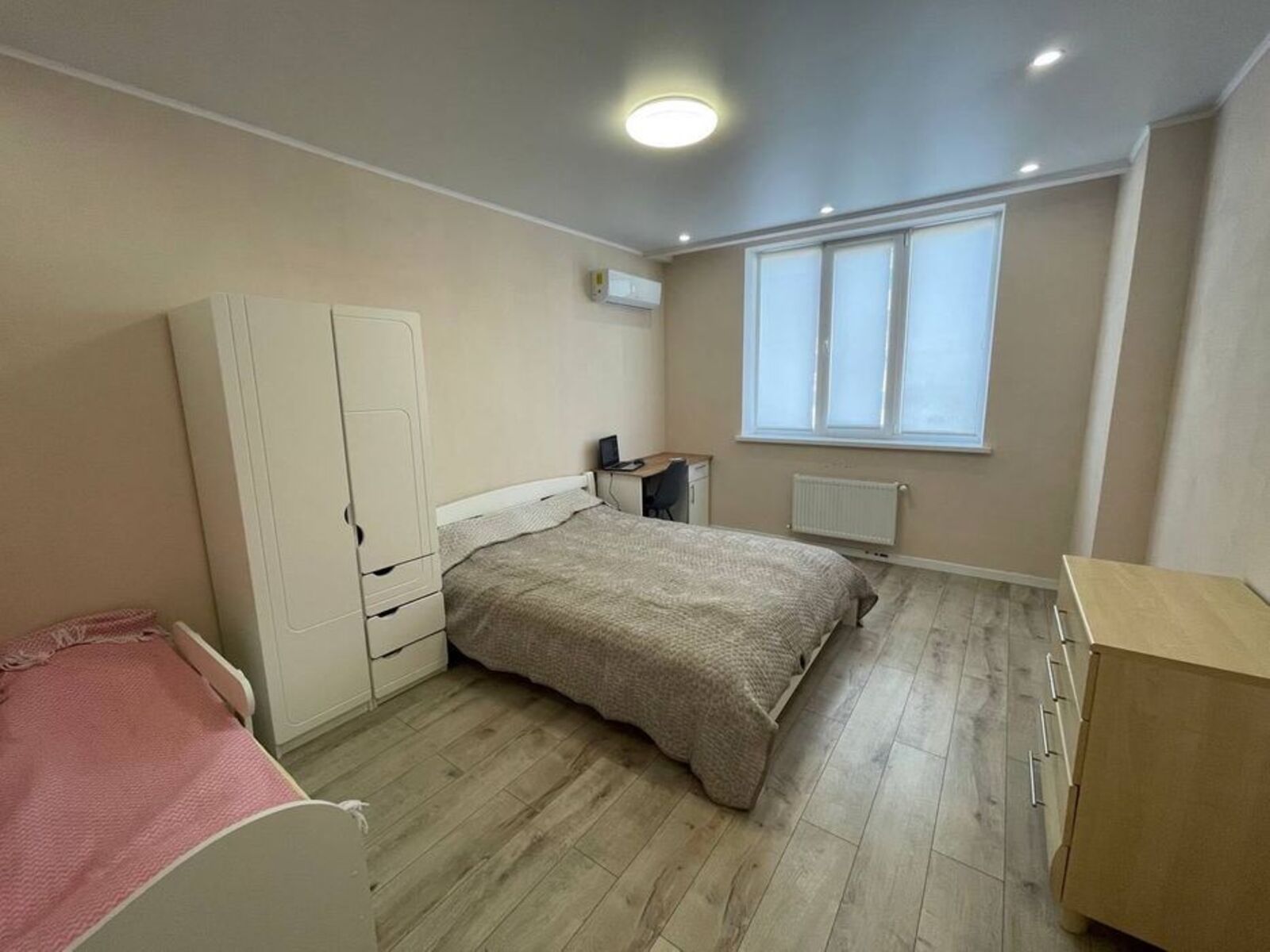 Продається квартира Захисників УкраЇни вул., м.Чорноморськ, Одеський район, Одеська область фото 1 Продається квартира Захисників УкраЇни вул., м.Чорноморськ, Одеський район, Одеська область фото 1