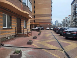 Продаж 3-кімнатної квартири 133,5 м² у центрі Київ — пр. Лабораторний, 6 фото 3 Продаж 3-кімнатної квартири 133,5 м² у центрі Київ — пр. Лабораторний, 6 фото 3