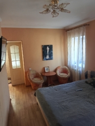 2-кімнатний будинок в центрі фото 3 2-кімнатний будинок в центрі фото 3