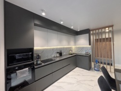 Продається простора квартира з дизайнерським ремонтом в центрі міста фото 5 Продається простора квартира з дизайнерським ремонтом в центрі міста фото 5