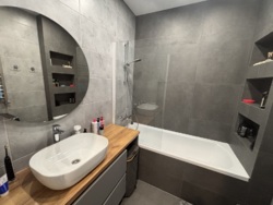 Продається простора квартира з дизайнерським ремонтом в центрі міста фото 17 Продається простора квартира з дизайнерським ремонтом в центрі міста фото 17