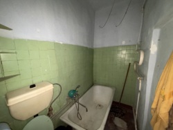 Продається 2к жилкоп під ремонт з окремим входом, недалеко від центра міста фото 9 Продається 2к жилкоп під ремонт з окремим входом, недалеко від центра міста фото 9