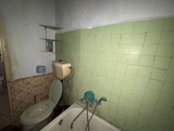 Продається 2к жилкоп під ремонт з окремим входом, недалеко від центра міста фото 10 Продається 2к жилкоп під ремонт з окремим входом, недалеко від центра міста фото 10