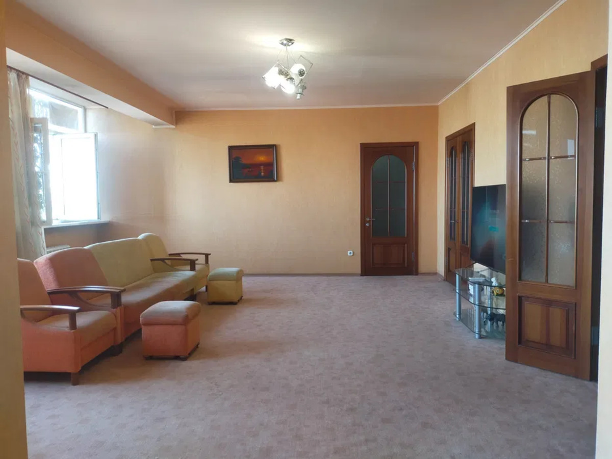 �������� 3-� ���������, 305 �. ��. ��. ���� ��������. ������. ������. �������. ���� 1