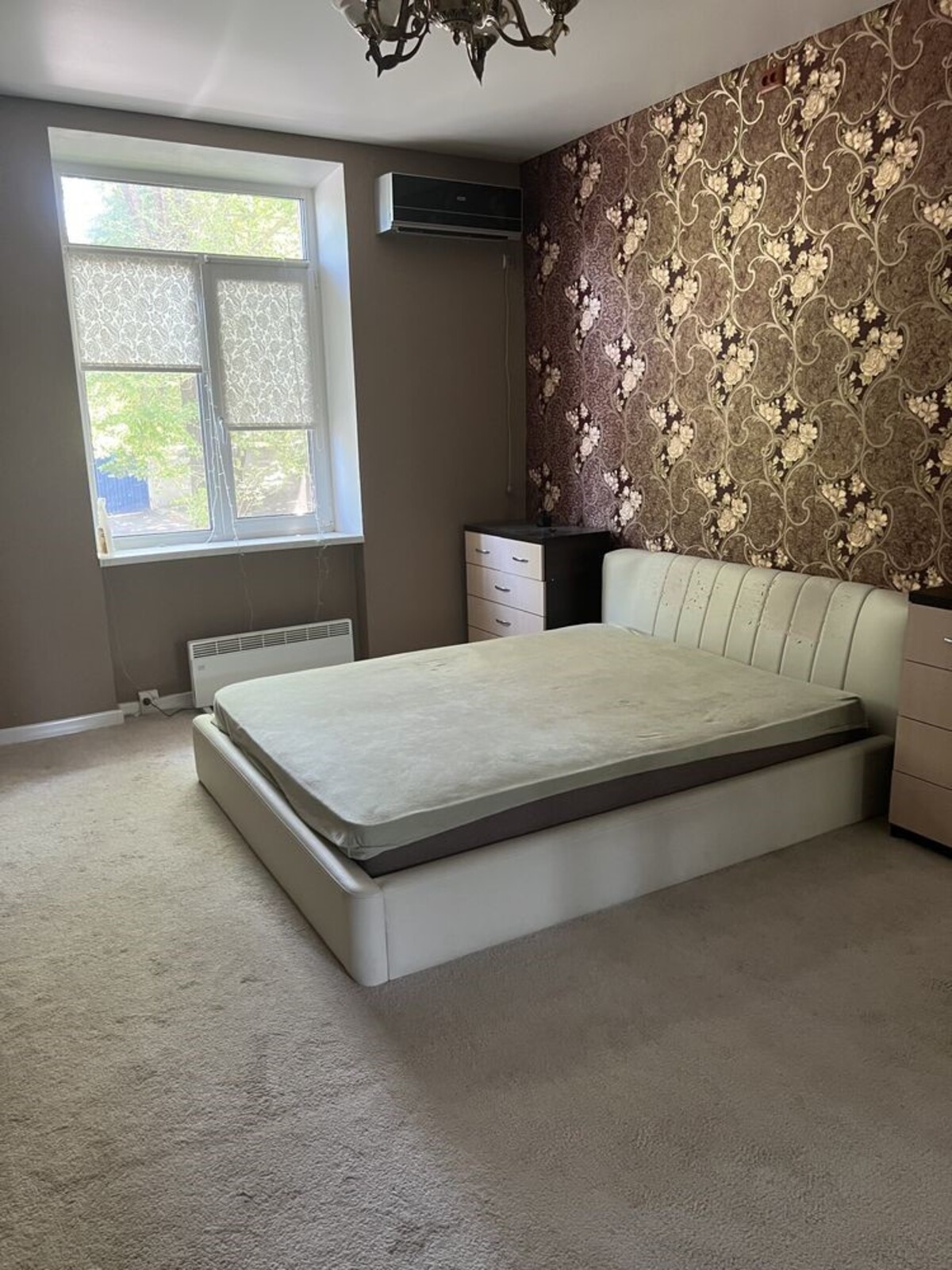 ��������� 1-������� ��������, � 10 ��. ������ �� ������ ����, � ����������� ��������. ���� 1