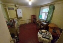 Продається простора 3-кімнатна квартира в одноповерховому будинку фото 1 Продається простора 3-кімнатна квартира в одноповерховому будинку фото 1