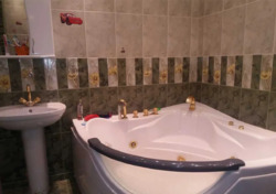 Простора 2-кімнатна квартира на Армійській фото 3 Простора 2-кімнатна квартира на Армійській фото 3