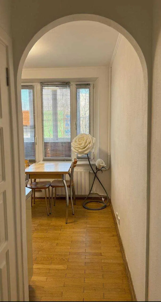 Продається квартира Київ, Дніпровський, Князя Романа Мстиславича, 16 фото 1 Продається квартира Київ, Дніпровський, Князя Романа Мстиславича, 16 фото 1