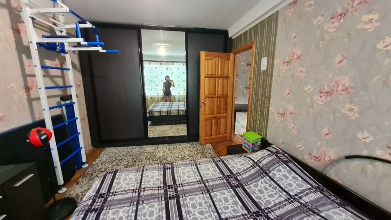 Продається квартира Київ, Святошинський, Турчина, 12 фото 1 Продається квартира Київ, Святошинський, Турчина, 12 фото 1