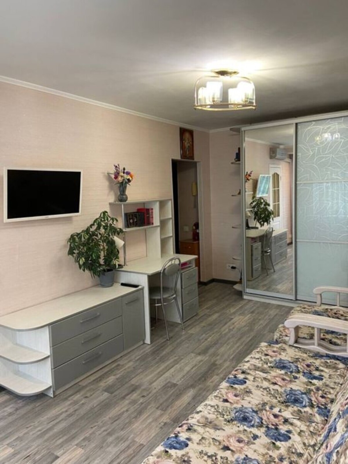 Продається квартира Київ, Подільський, Виговського, 9, м. Нивки фото 1 Продається квартира Київ, Подільський, Виговського, 9, м. Нивки фото 1