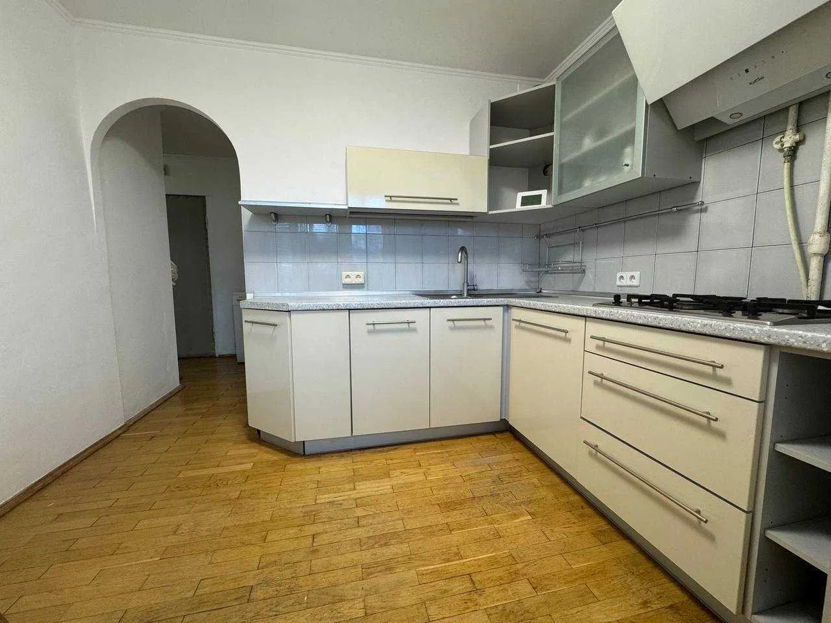 Продається квартира Київ, Дніпровський, Князя Романа Мстиславича, 16 фото 1 Продається квартира Київ, Дніпровський, Князя Романа Мстиславича, 16 фото 1