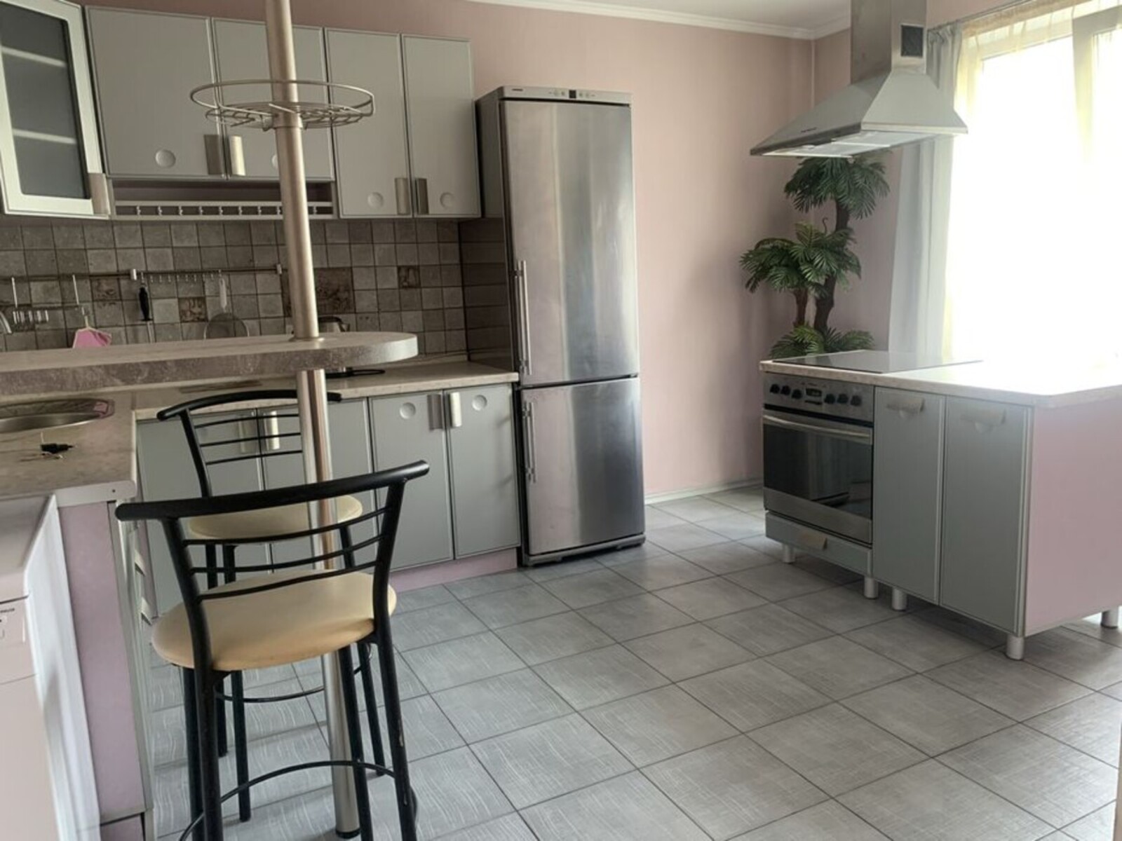Продається квартира Київ, Дарницький, Ахматової Анни, 37, 37 фото 1 Продається квартира Київ, Дарницький, Ахматової Анни, 37, 37 фото 1