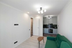   , ,  Club House, .  , 11,  2