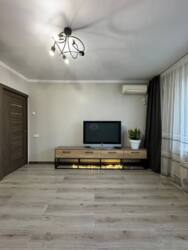   , ,  , 8  7
