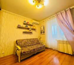 Продається квартира Київ, Святошинський, Прилужна 4/15 фото 1 Продається квартира Київ, Святошинський, Прилужна 4/15 фото 1