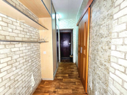   , ,   ', 7- ( . )  9