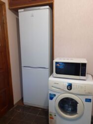   , ',  , 4  9