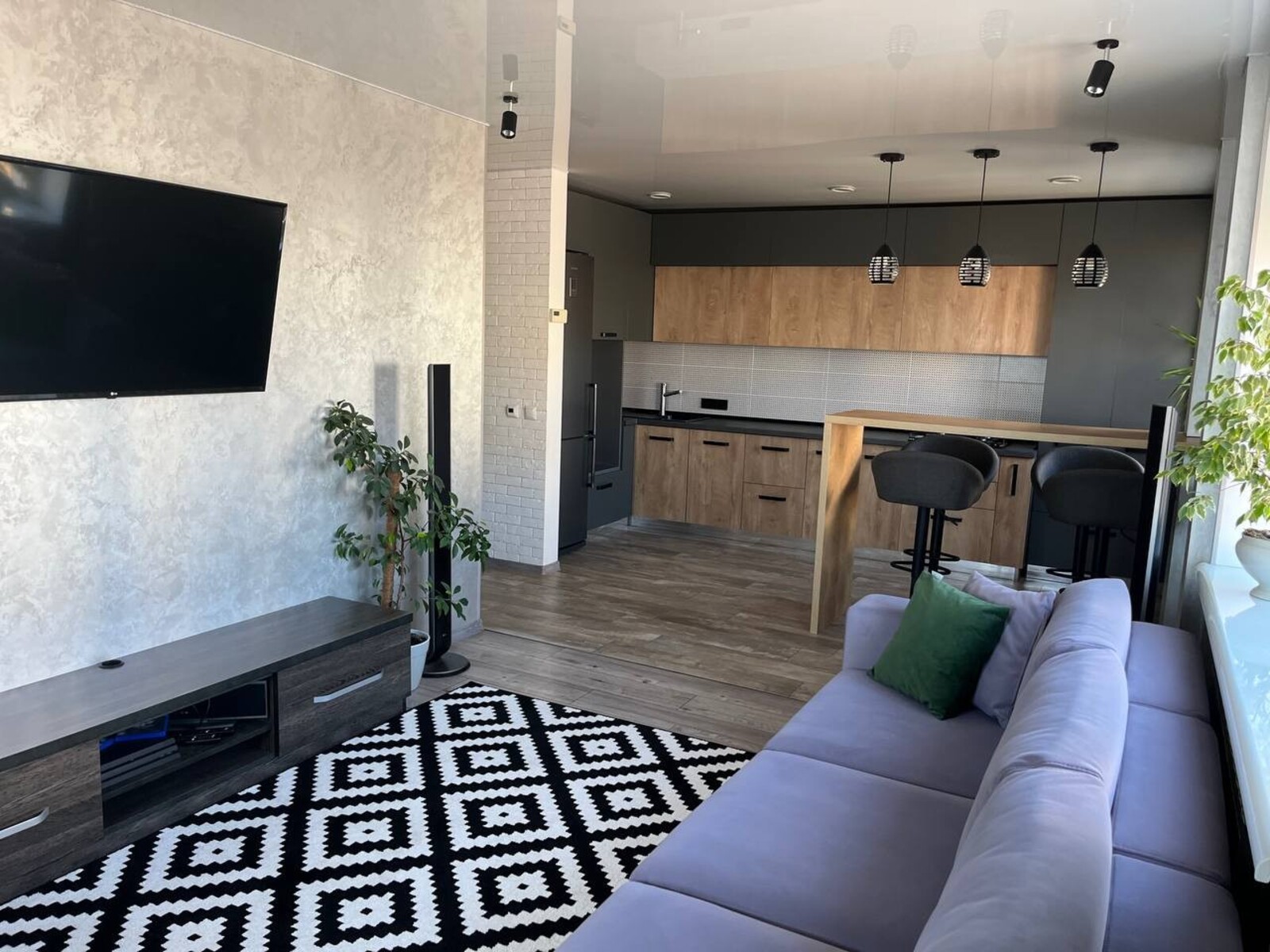 Продаж 3-х кімнатної квартири в самому центрі міста, вул. Перемоги фото 1 Продаж 3-х кімнатної квартири в самому центрі міста, вул. Перемоги фото 1