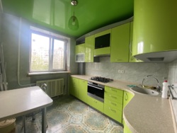 Продається 2хкімнатна квартира на середньому поверсі! фото 1 Продається 2хкімнатна квартира на середньому поверсі! фото 1