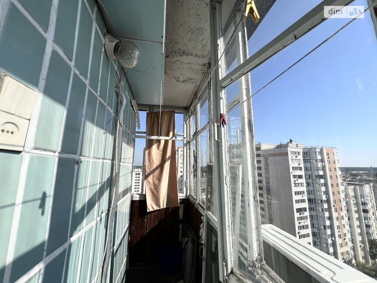 ������ 2� �������� 48.6 ��. � �� ���. ������������ 28� ���� 1