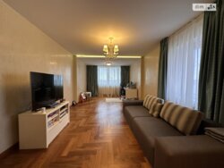 ������ 3� �������� 121 ��. � �� �����. ����� ���������� 23 ���� 8