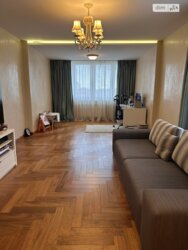 ������ 3� �������� 121 ��. � �� �����. ����� ���������� 23 ���� 7