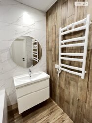 ������ 3� �������� 85.1 ��. � �� ���. ����������� 4 ���� 8