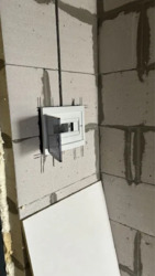 1-� �� 4U ���� 9