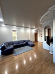 ����� ������ �� ������, 3 �.�������� River Mall. ���� 3