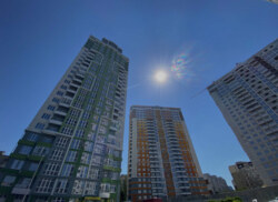  4 ! - /- ! 3-  !  15